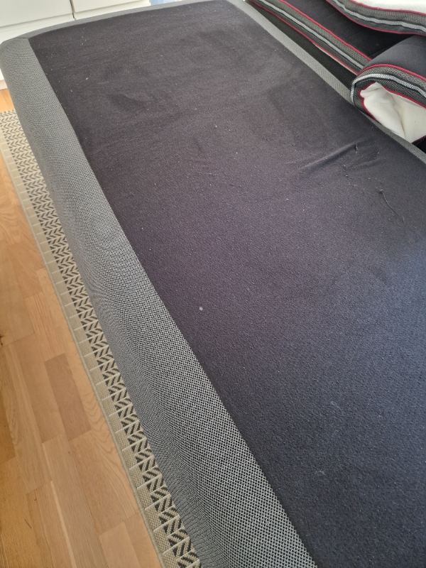 Kørt 2 elevationssenge(90x200) ned på genbrugsstationen (500 meter fra mig)