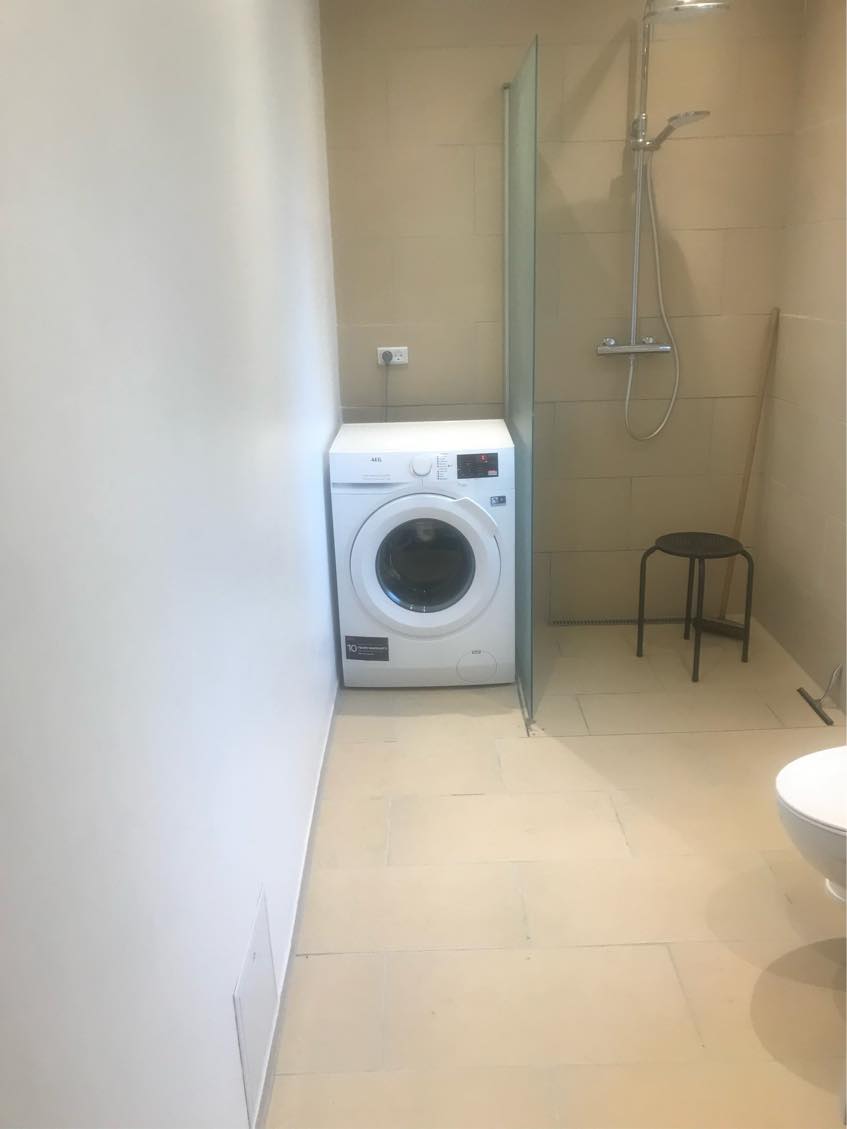 Renovering af badeværelse i sommerhus.