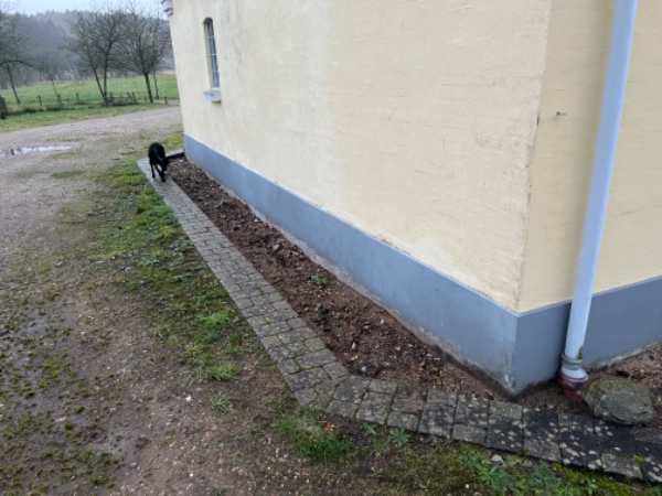 Udfyldning af gamle bede med beton