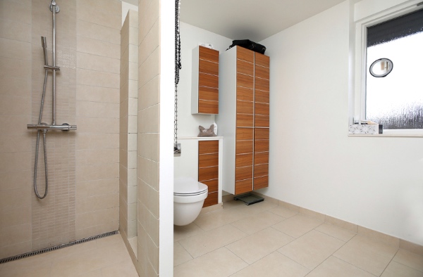 Bathroom paint