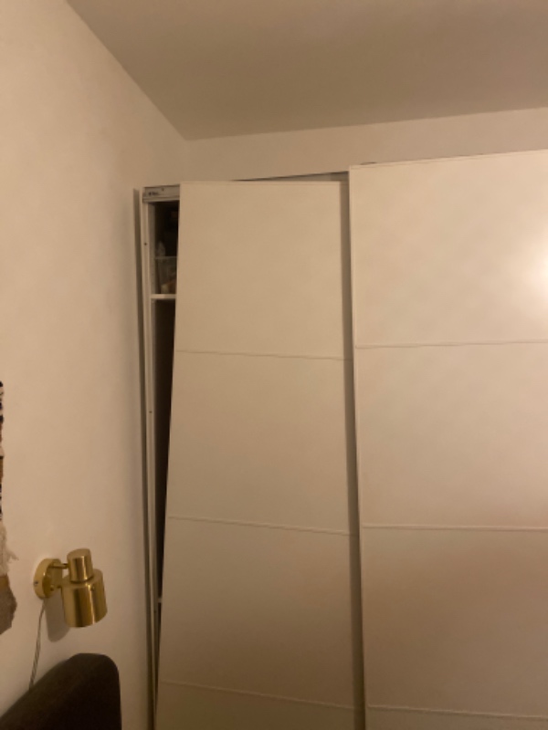 Reparation af Ikeaskab-låge