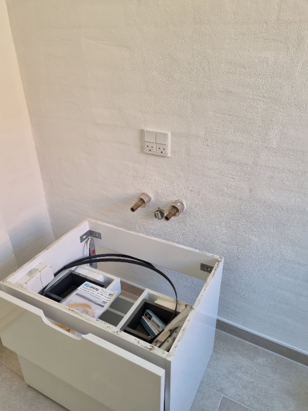 Opsat wc og bruser m bl. Batteri