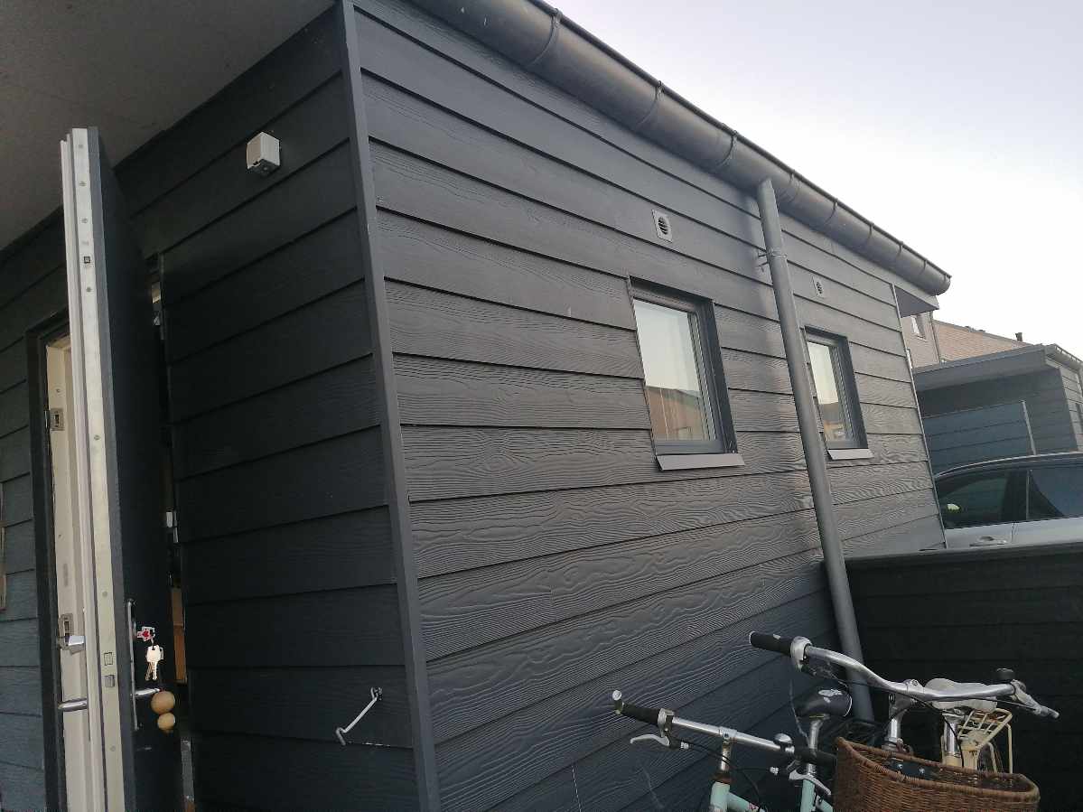 Flytte en stik kontakt 1 m. Opsætning af 2 frisk luftventiler, 1 med motor