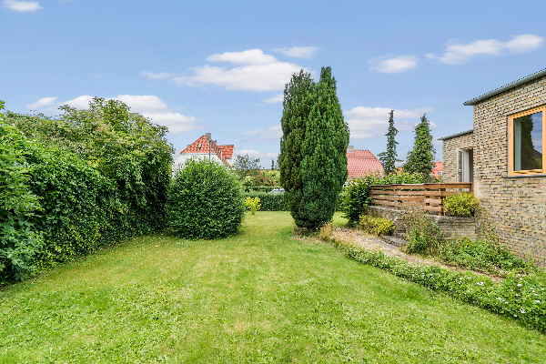 Udskiftning af fuger og oppudsning af sokkel