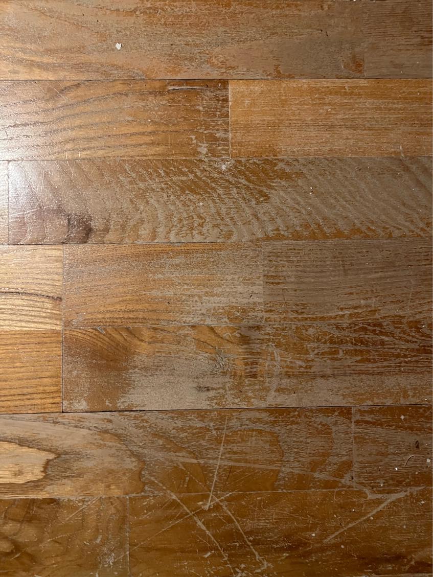 Slebet og lakeret parketgulv