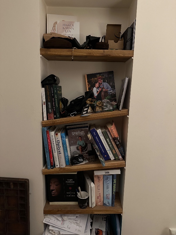 Små Lister til hylder bores fast