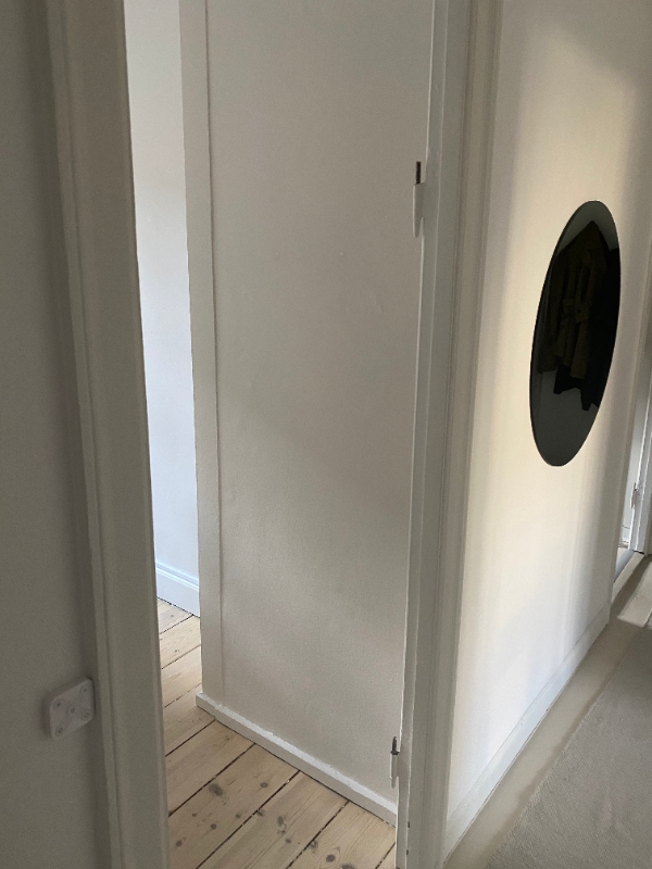 Montering af dør med hængsler