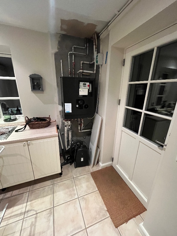 Skjul fjernvarmeanlæg og rør