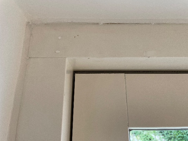 Delvis maling af 4 vinduesrammer