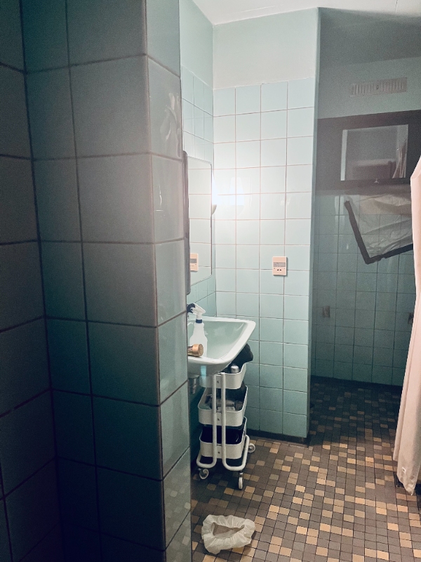 Fjerne badeværelse med asbest i fliseklæb