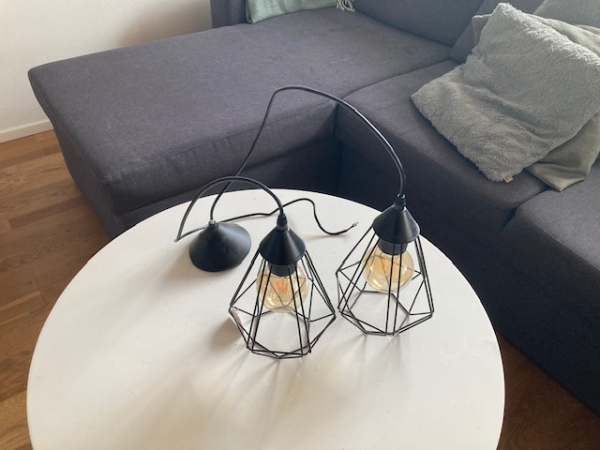Ophæng af loftlampe