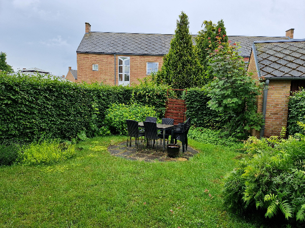 Hækkeklipning og bortskaffelse af affald