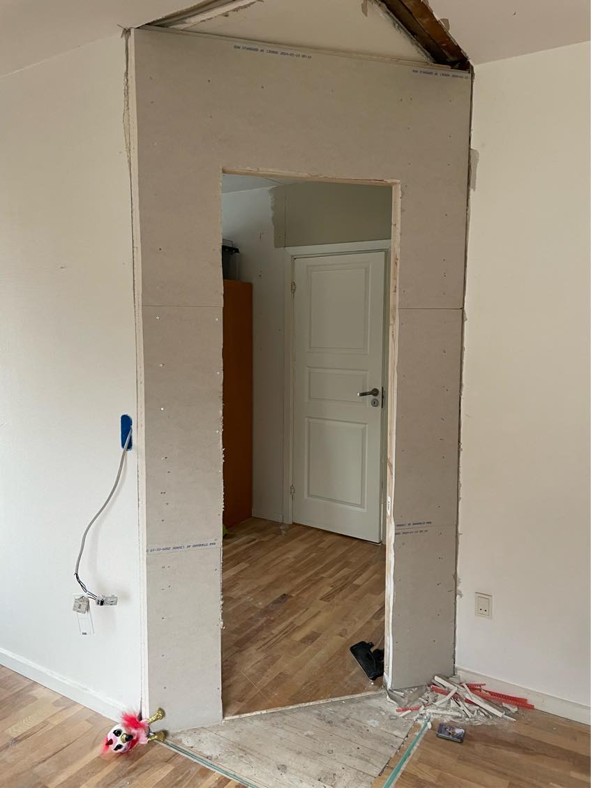 Gibsvæg skal laves færdig