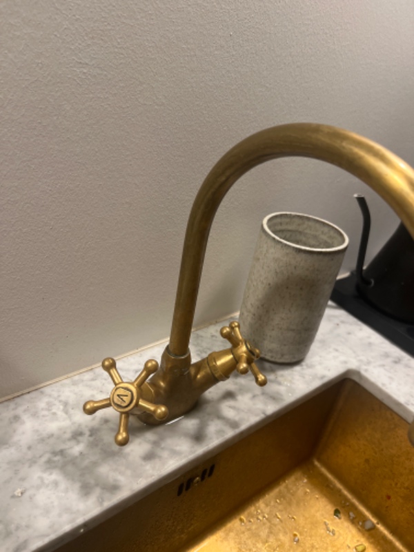 Udskiftning af vandhane i køkken