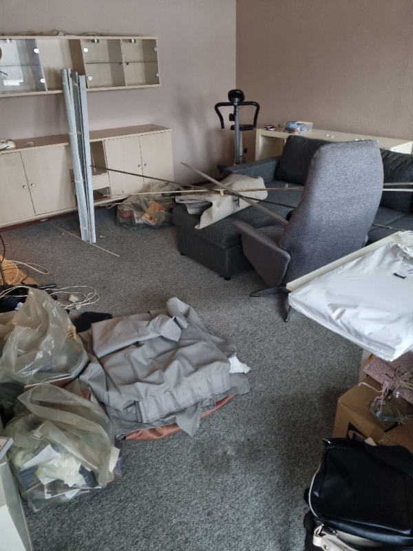 Rydde 2 værelser + køkken