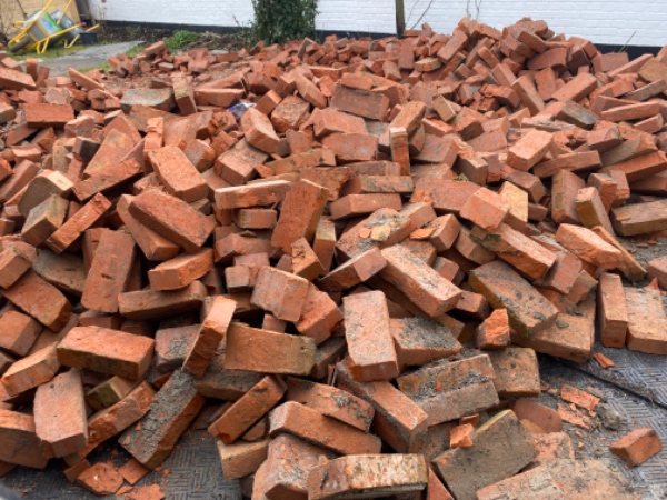Afhentning og levering af teglsten