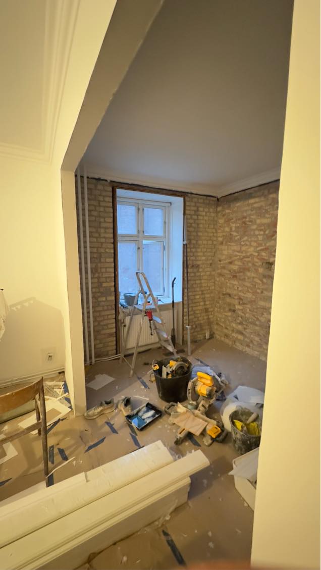 Pudse væg (klargøring til filt)