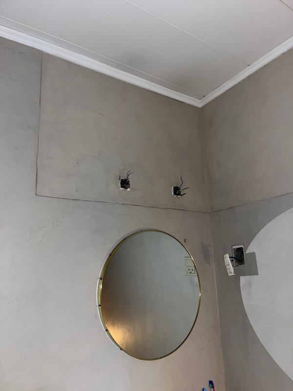 Have installeret spots I et lille badeværelse