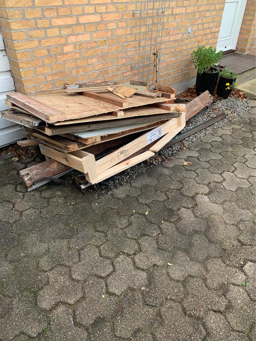 Afhentning af gammel carport
