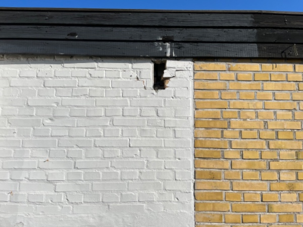 Reparation og pudsning af mur.