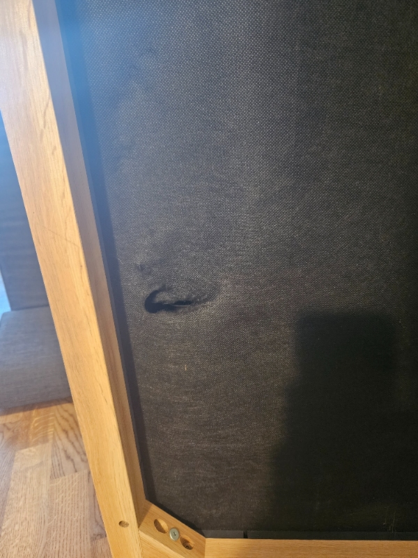 Fjeder under sofa