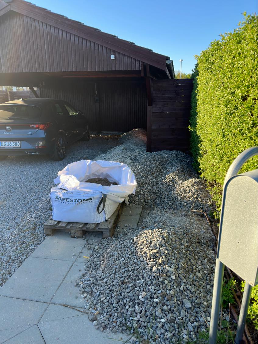 Gravning og bortskaffelse af granitskærver