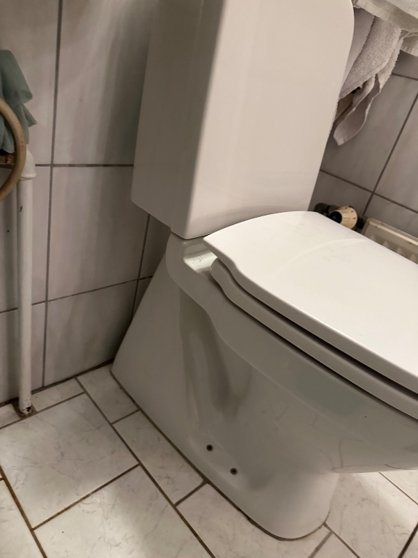Gustavberg toilet løber med vand