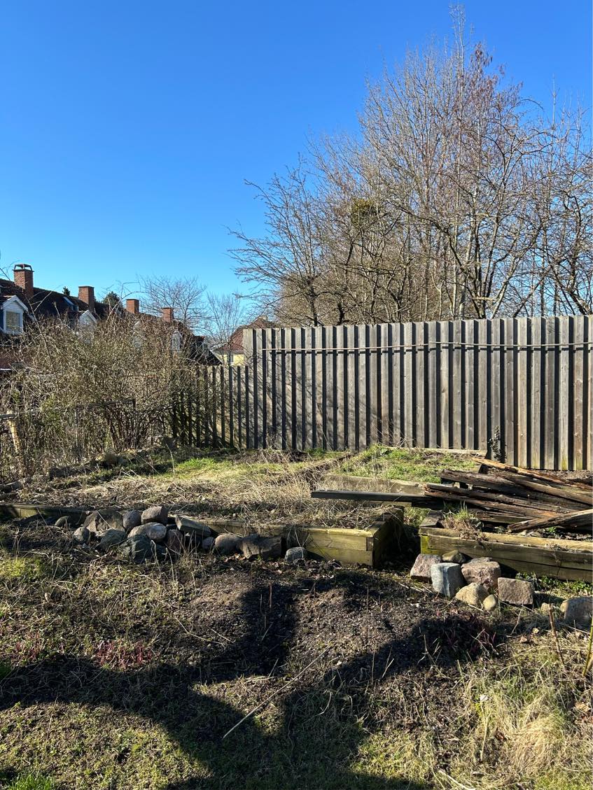 Hjælp til at fjerne højbede