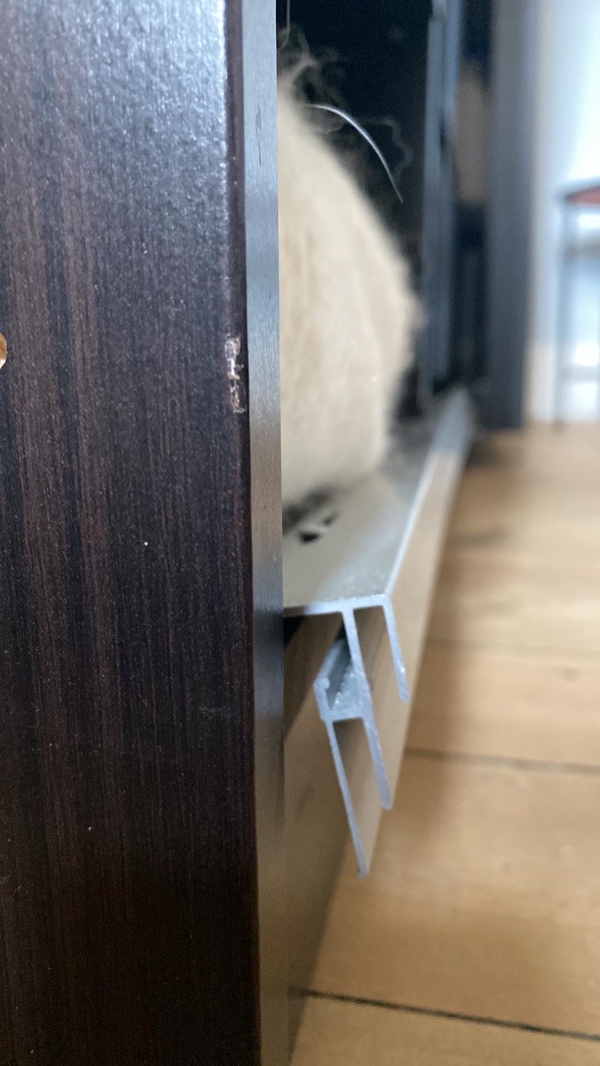 Reparation af IKEA skab