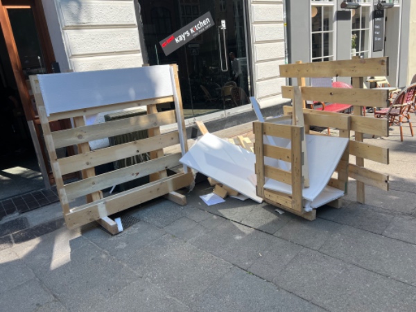 Afhentning af træ/flamingo