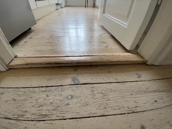 Tømrer: Dørtrin og dør-fix