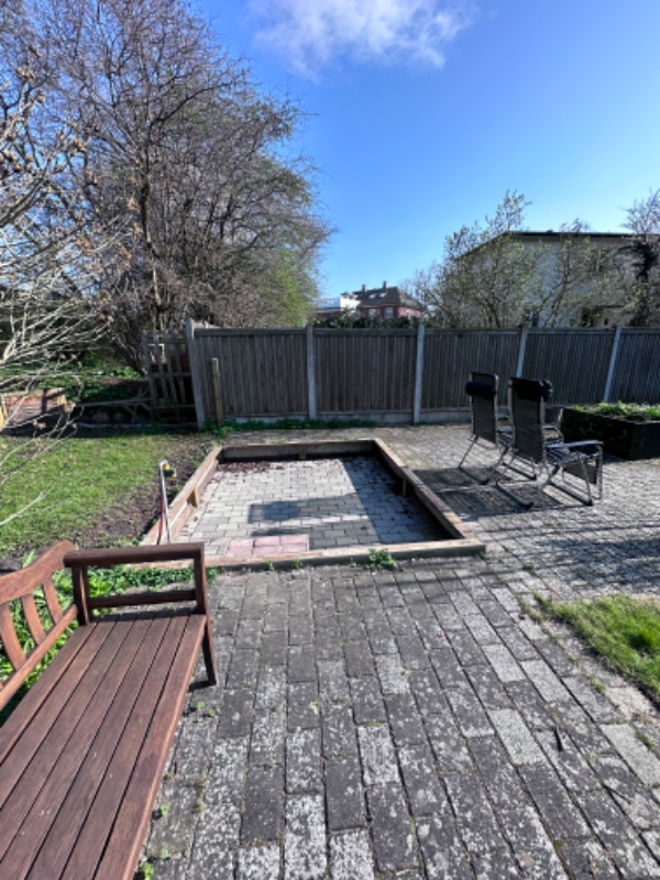 Lagt ny terrasse med eksisterende fliser - skal flyttes fra et sted i haven til andet.