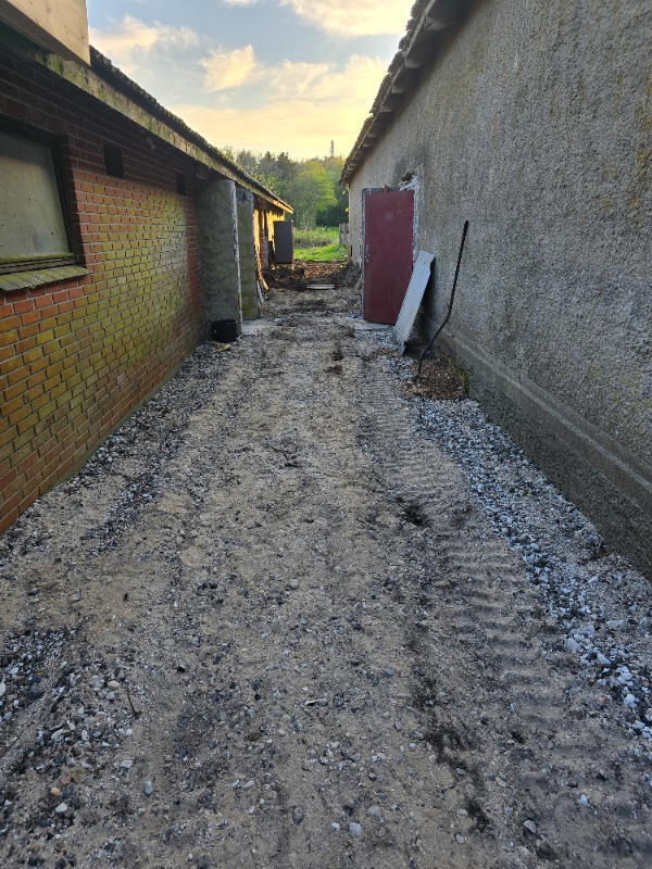 Fliselægning af gangsti