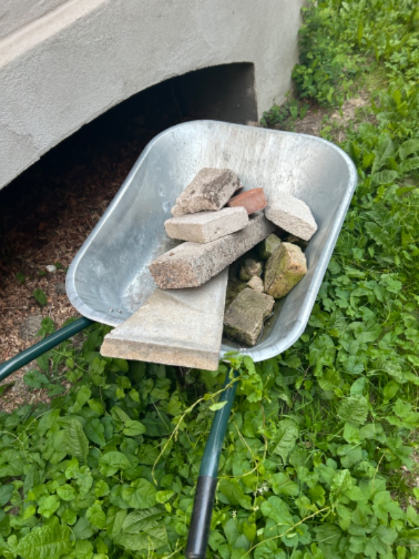 Bortskaffelse af sten og affald