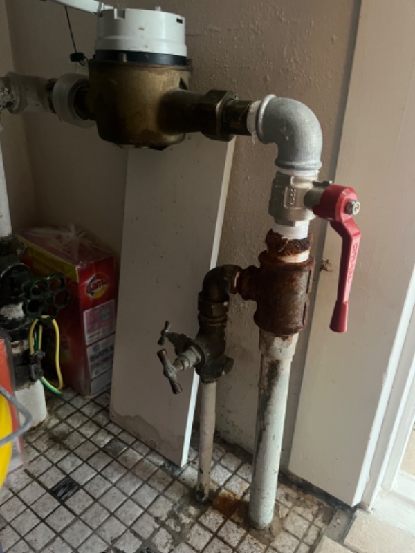 Udskiftning af rustne rør.