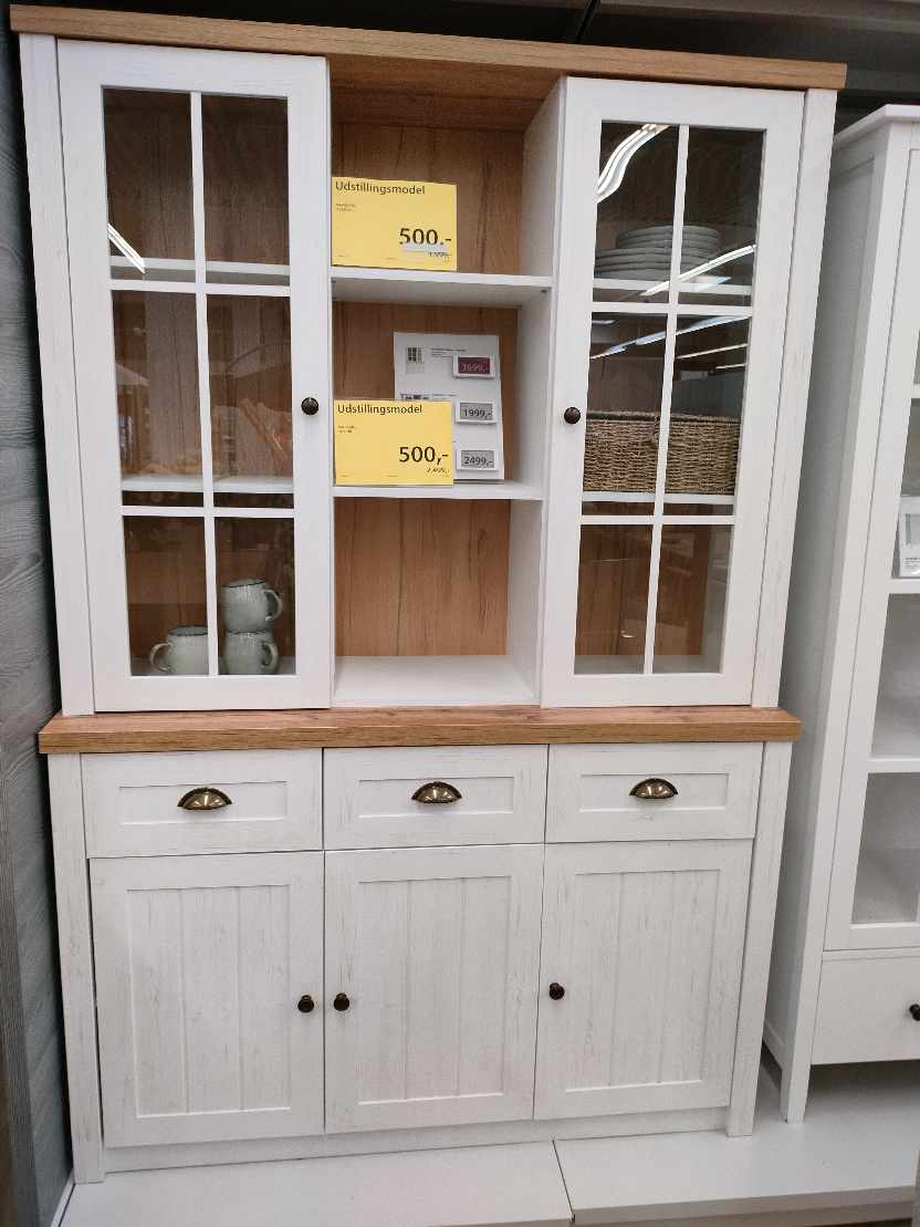 Hentet møbler i jysk