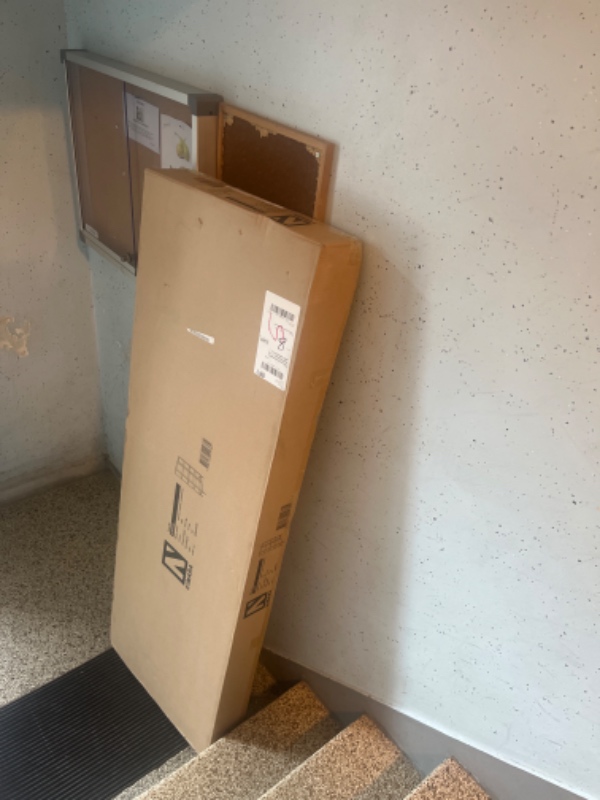 Båret to pakker op på 4 (ca 30 kilo hver)