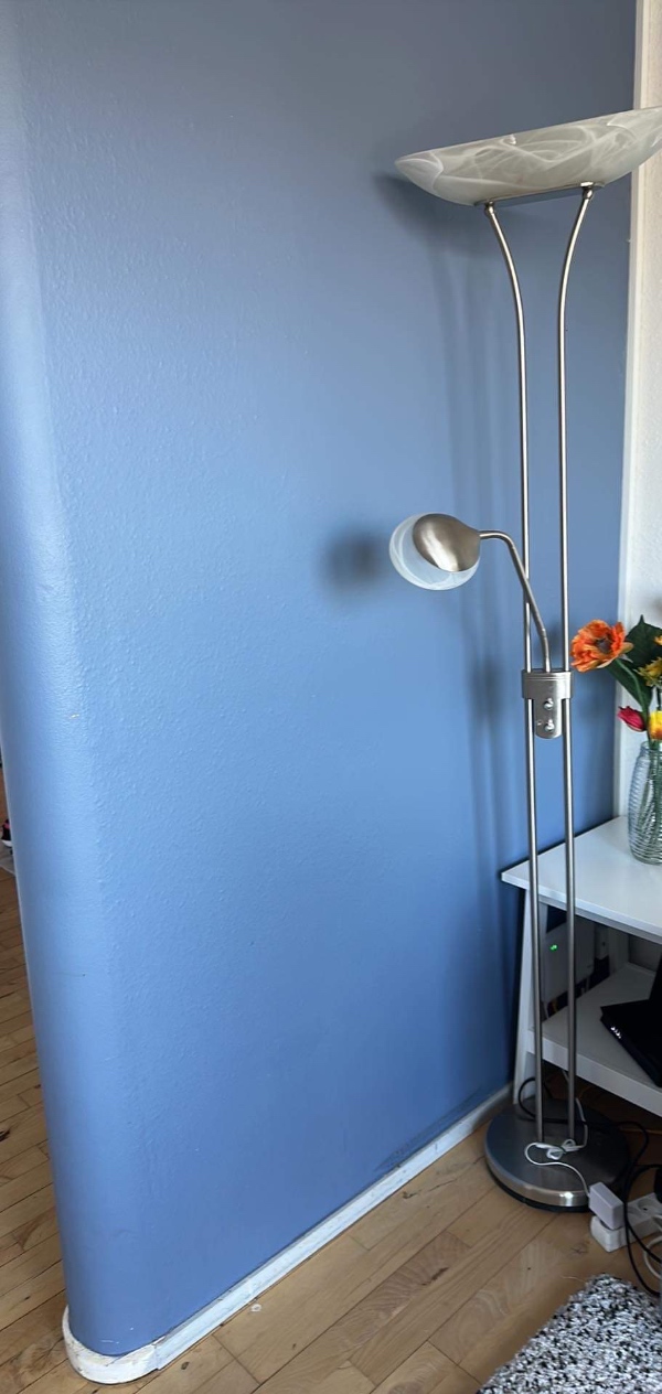 Smide møbler i container