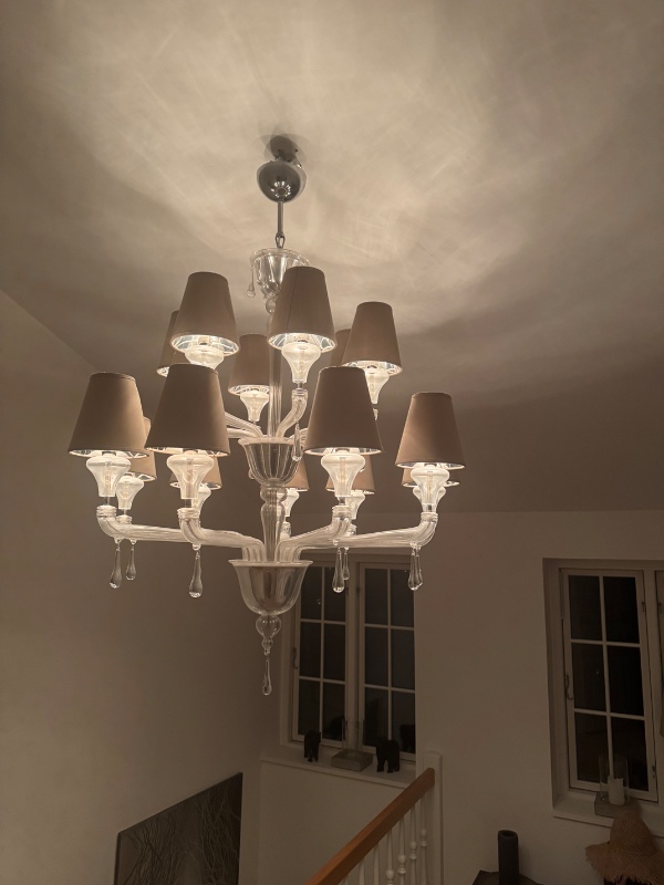 Nedtagning af lysekrone fra 1. Sal trapperepos