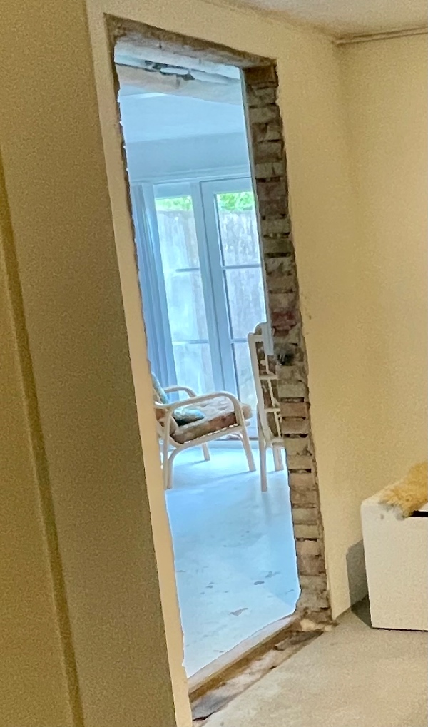 Søger fast “pedel”  der har basale håndværkerskills 😄