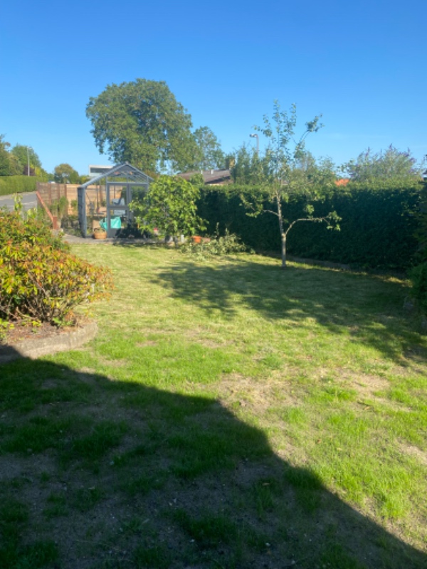 Haveaffald tranport , opskæring, oprydning