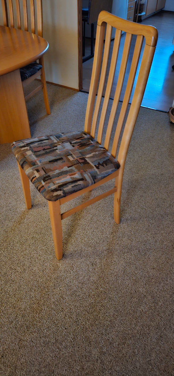 Reparation af spisebordsstol