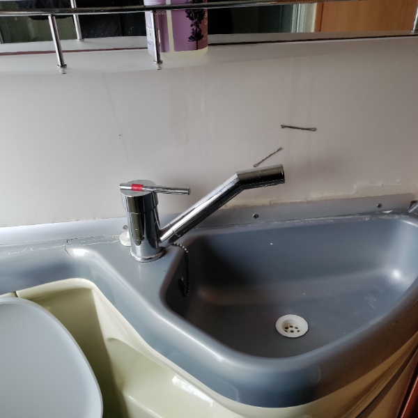 Tv mont & hylde+spejl i AutoCamper ( EL OG TØMREARBEJDE )