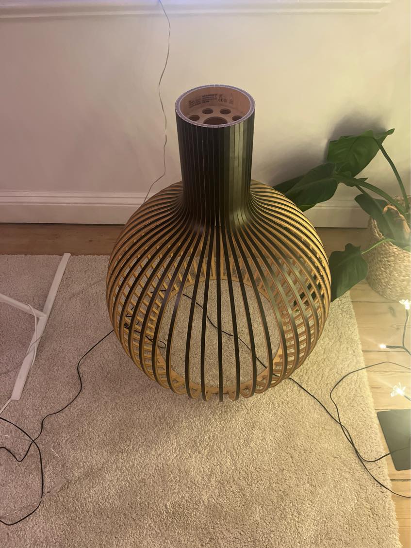 Hænge og installering af lampe