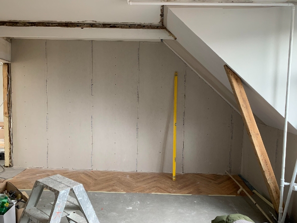 Hjælp til indbygget garderobeskab