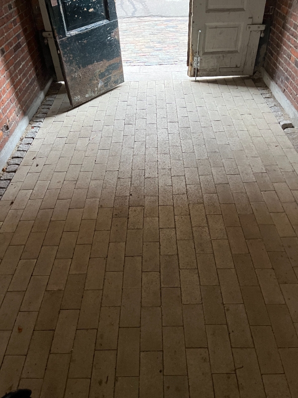 Optagning og "nedlægning" af port fliser