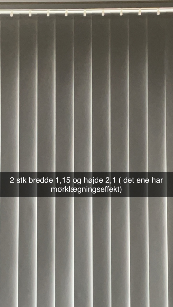 Nedtagning af 5 lamelgardiner og sætte de 4 af dem op hos underboen