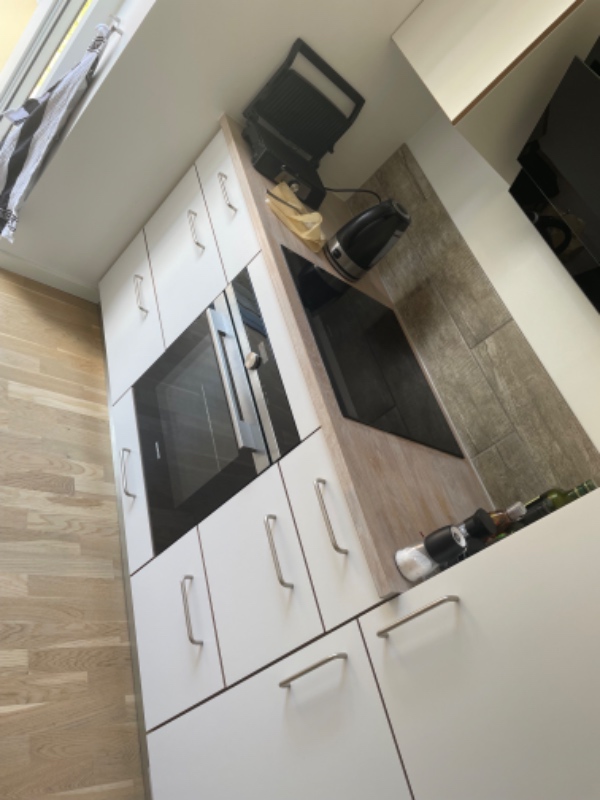 Slibning og lakering af bordplader