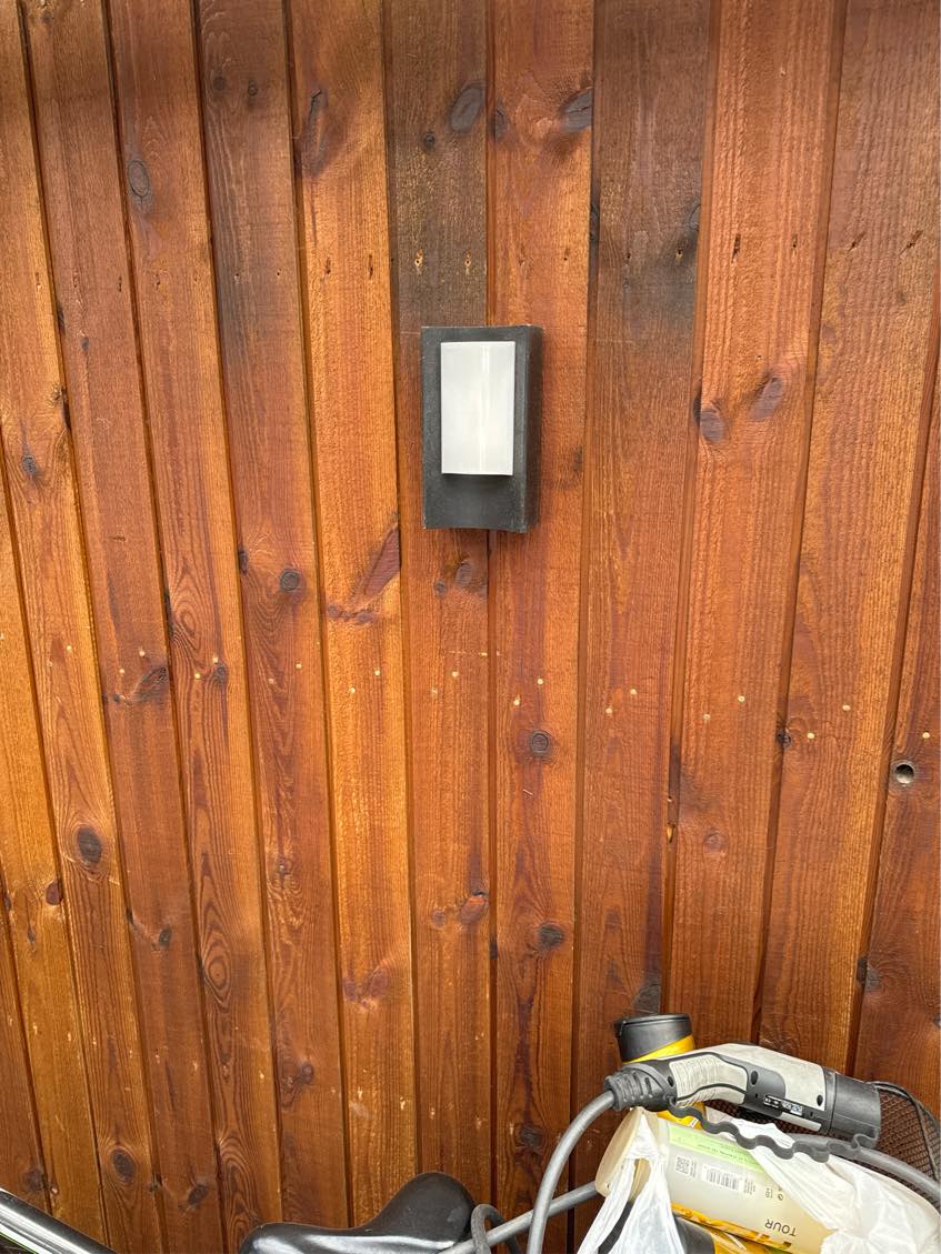 Udendørsbelysning udskiftes, lamper haves