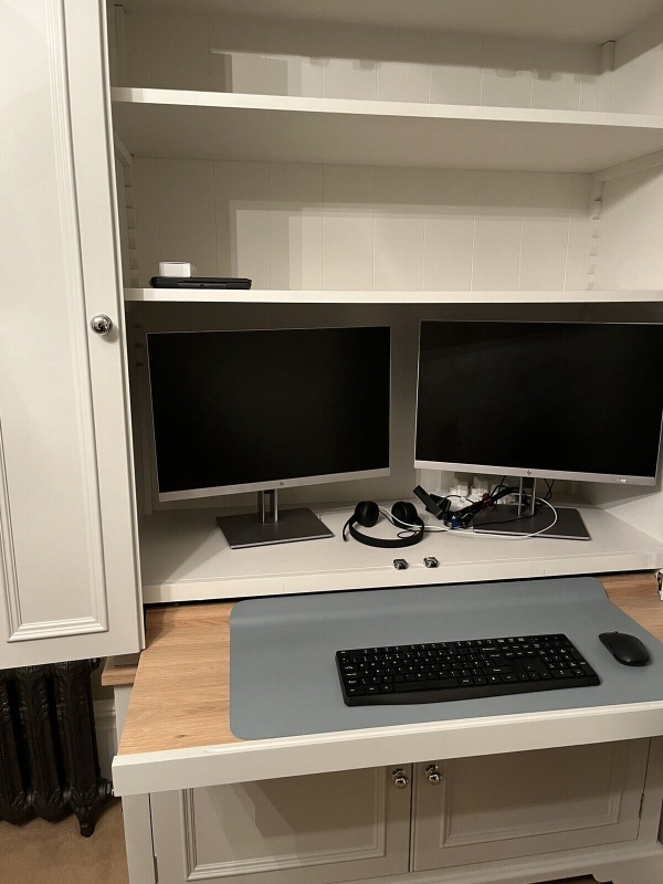 Byg 160 cm skab til at skjule computer arbejdsplads